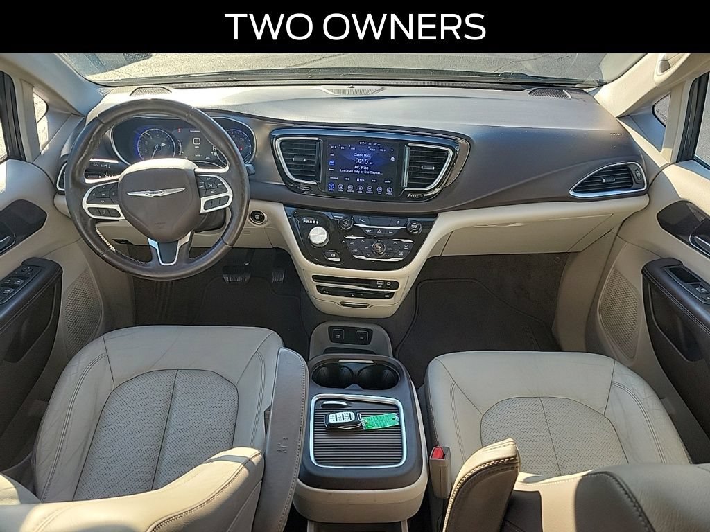 Used 2017 Chrysler Pacifica Touring-L Plus FWD image 9