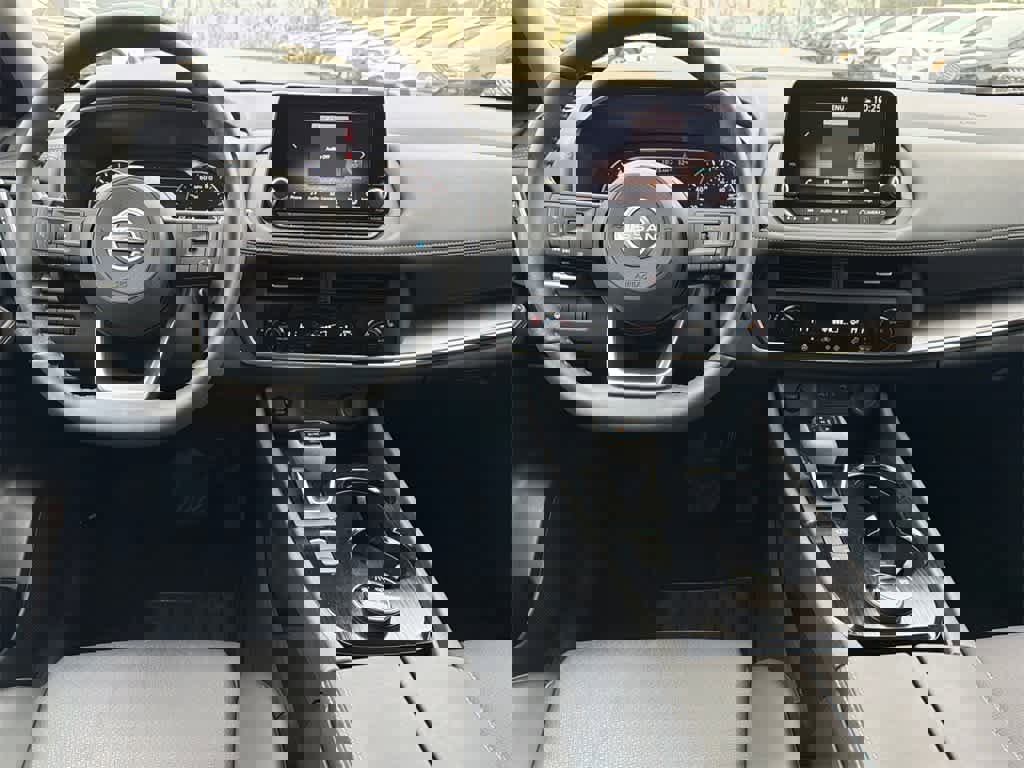 Used 2024 Nissan Rogue SV w/ SV Premium Package image 20