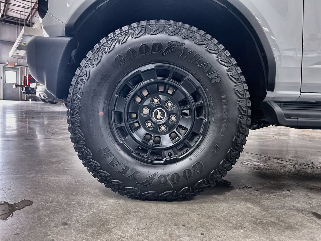 Certified 2026 Ford Bronco Outer Banks w/ Sasquatch Package AWD/4WD image 11