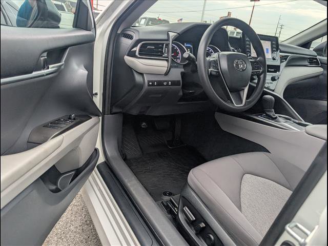 Used 2023 Toyota Camry LE image 5