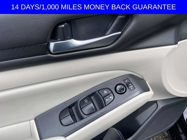 Used 2024 Nissan Altima 2.5 SV w/ SV Premium Package FWD image 11