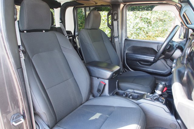 Used 2022 Jeep Gladiator Sport image 17