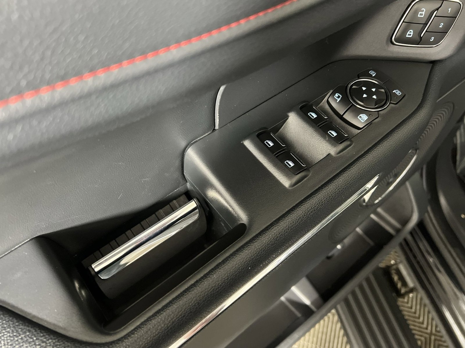 Certified 2022 Ford Expedition Limited image 15