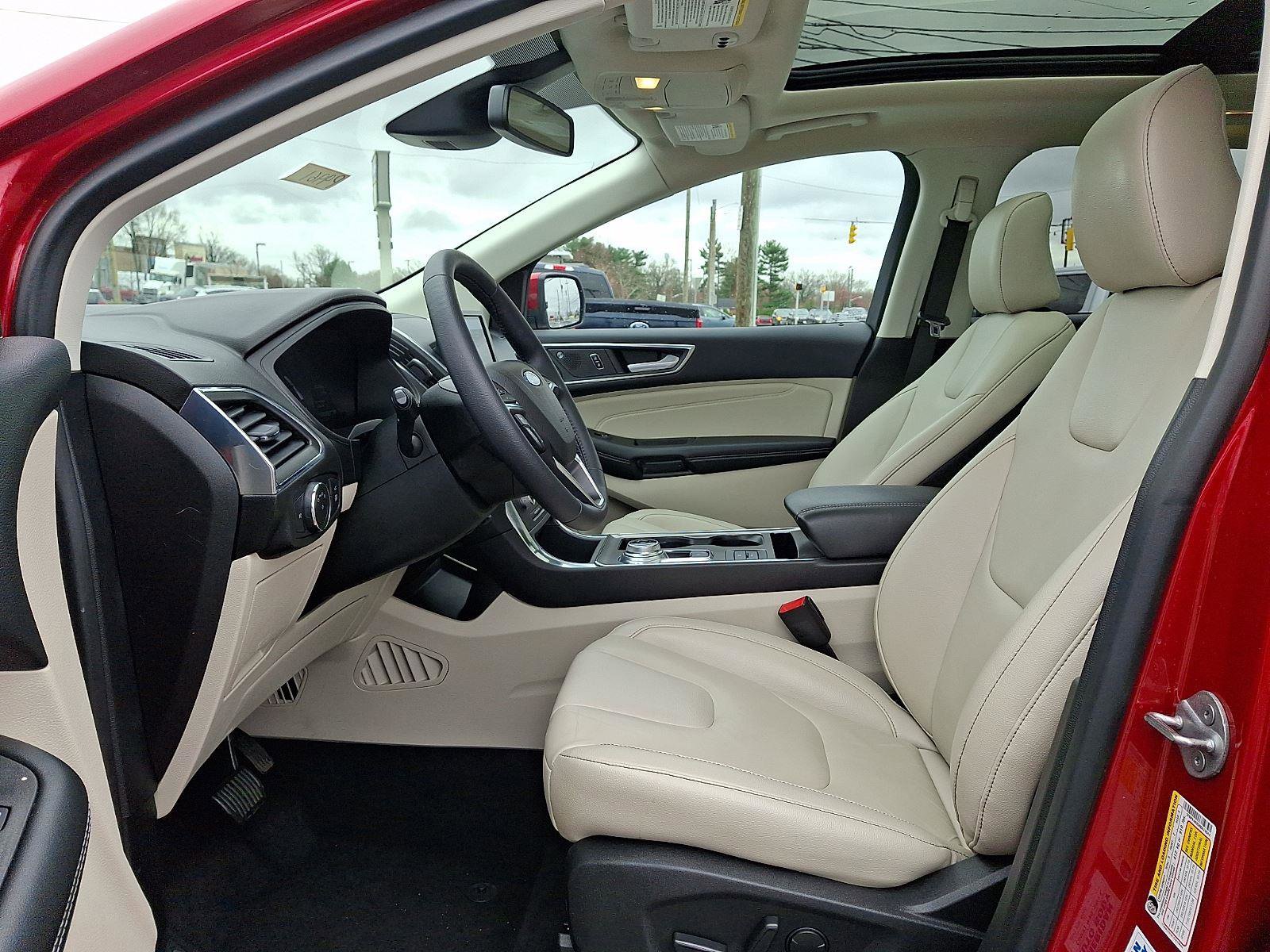 Certified 2022 Ford Edge Titanium image 8