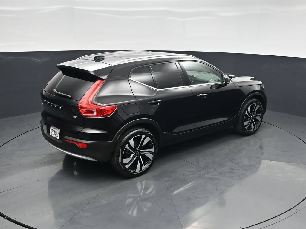 Used 2025 Volvo XC40 B5 Plus AWD/4WD image 42
