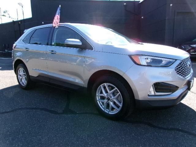 Certified 2024 Ford Edge SEL w/ Convenience Package AWD/4WD image 3