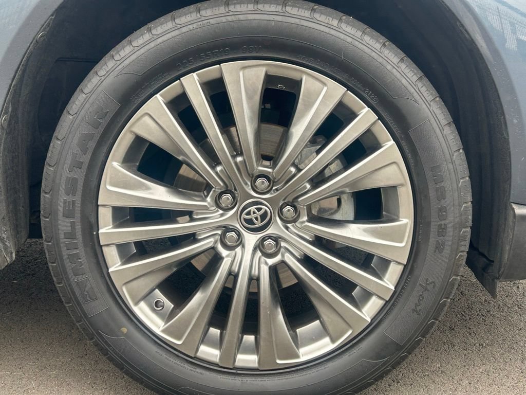 Used 2021 Toyota Venza XLE w/ Softex Package AWD/4WD image 10