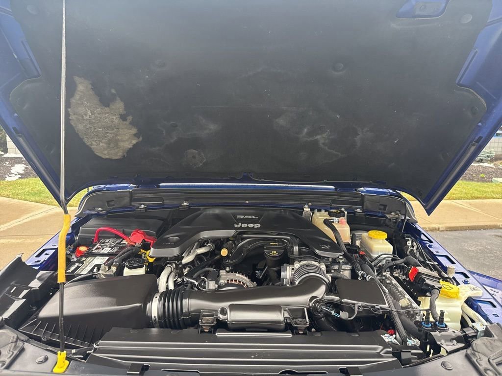 Used 2019 Jeep Wrangler Unlimited Sahara w/ Uconnect 4C Nav & Sound Group image 39