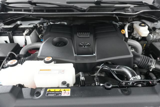 Used 2025 Toyota Tundra SR5 w/ SR5 Premium Package AWD/4WD image 32