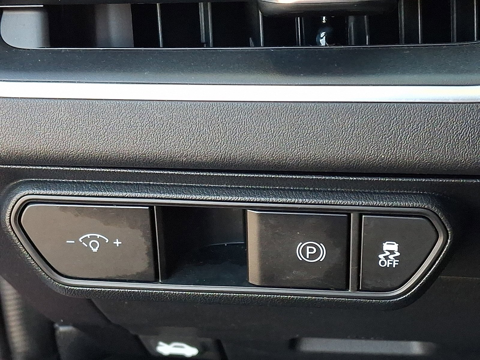 Used 2025 Kia K4 LXS image 25