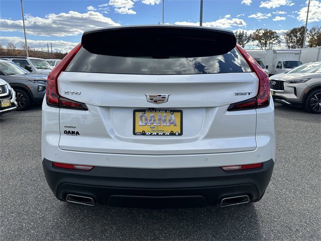 Used 2022 Cadillac XT4 Luxury w/ Cold Weather Package image 4