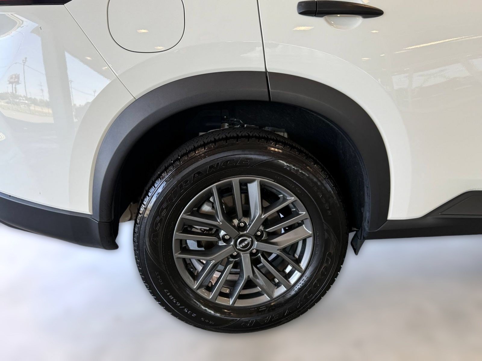 Used 2024 Nissan Rogue S FWD image 13