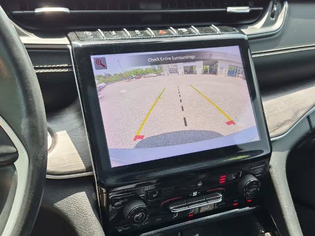 Used 2021 Jeep Grand Cherokee L Limited AWD/4WD image 17