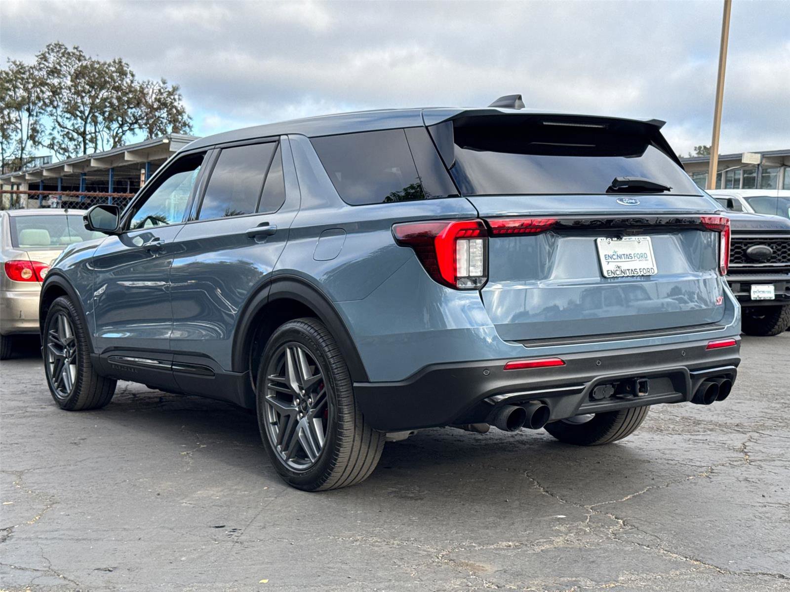 Certified 2025 Ford Explorer ST AWD/4WD image 12