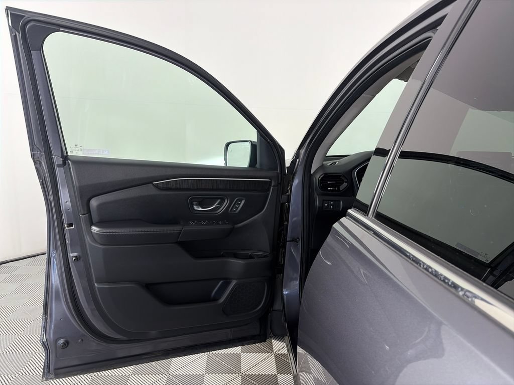 Used 2023 Honda Pilot Elite image 10