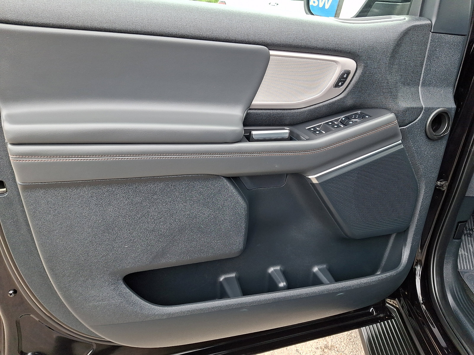 Certified 2025 Ford Expedition Max Active AWD/4WD image 12