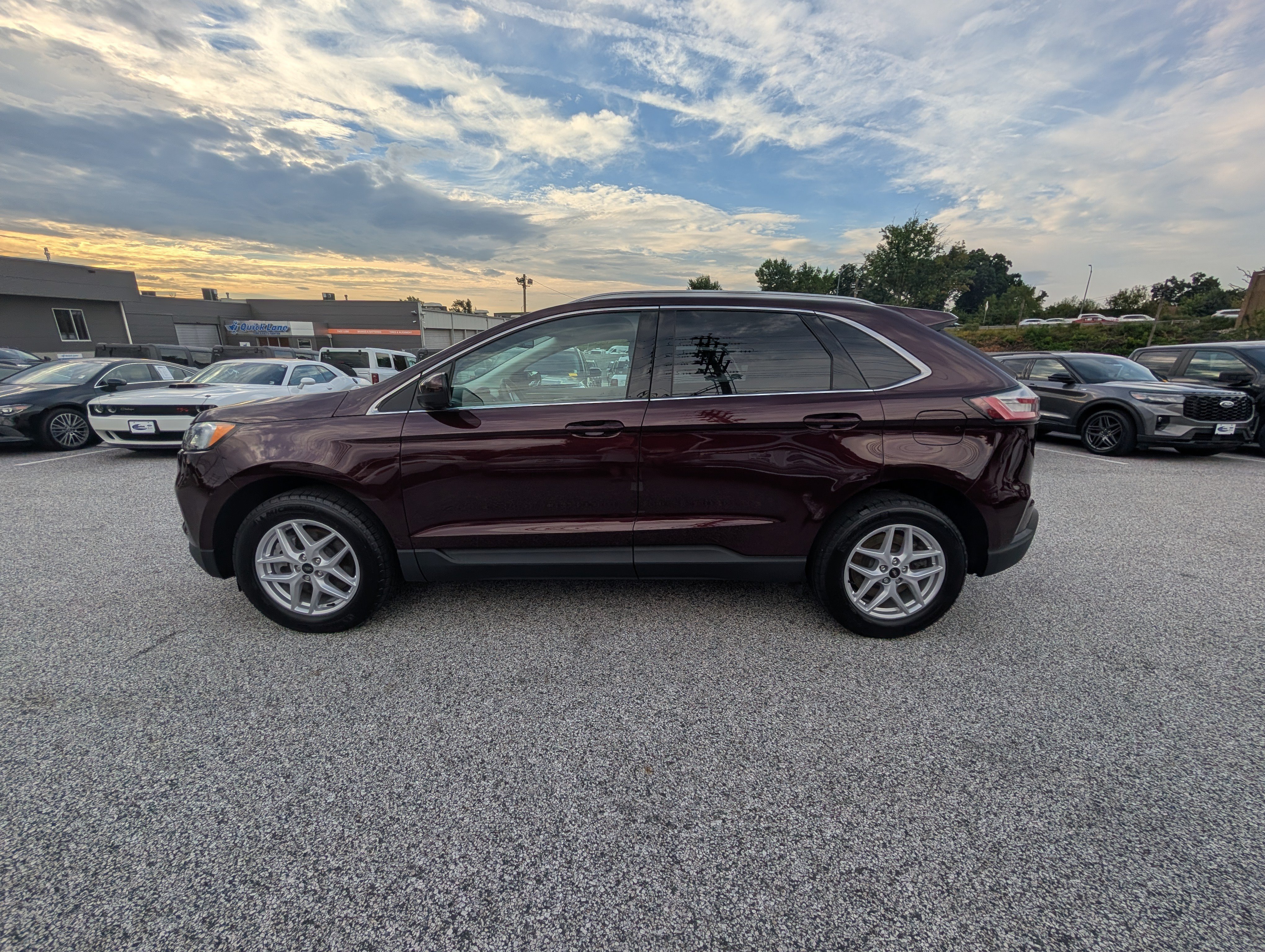 Certified 2024 Ford Edge SEL w/ Convenience Package AWD/4WD image 3