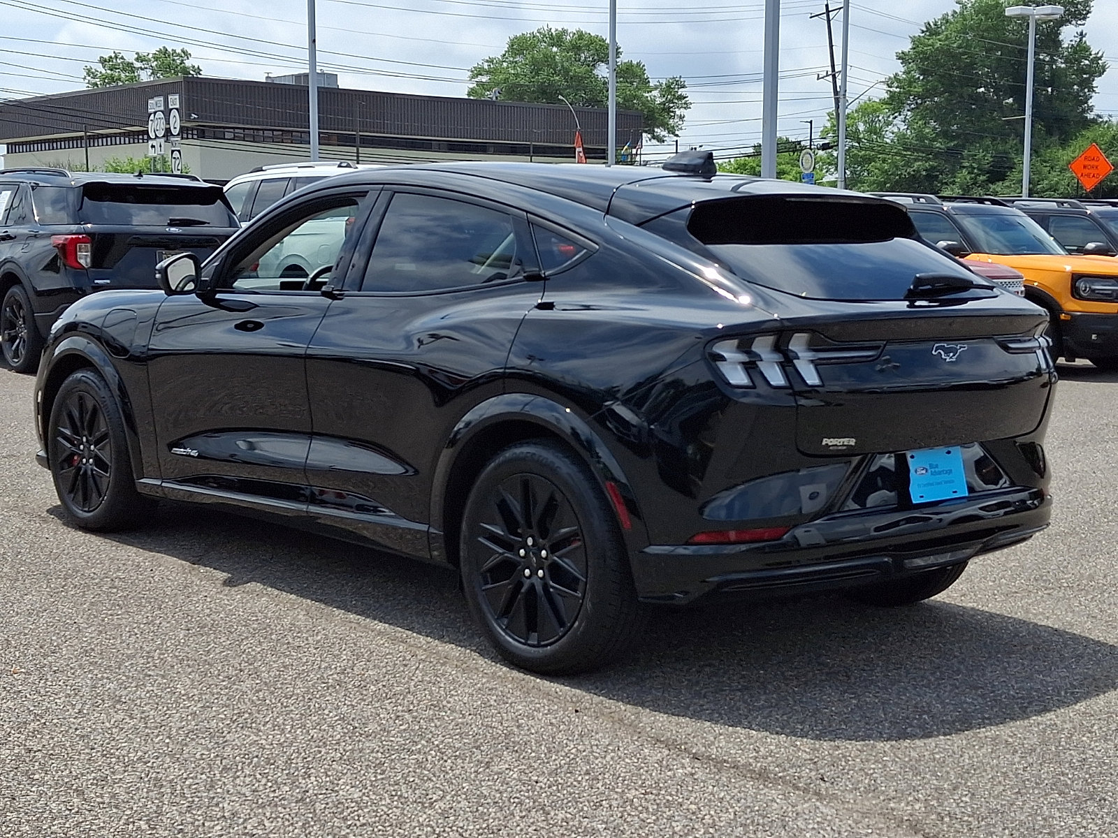 Certified 2025 Ford Mustang Mach-E Premium w/ Sport Appearance Package AWD/4WD image 7