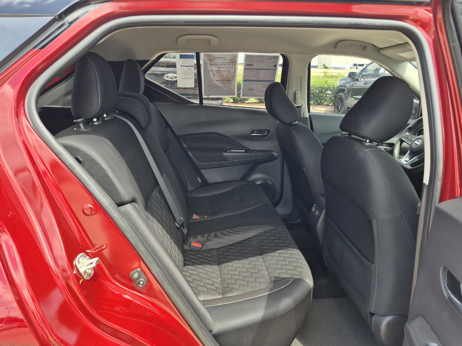 Used 2023 Nissan Kicks SV image 15