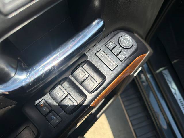 Used 2018 Chevrolet Silverado 1500 High Country AWD/4WD image 17