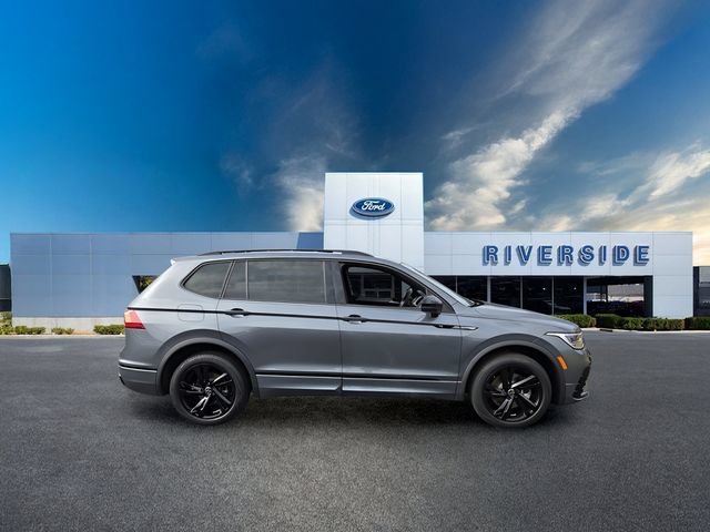 Used 2024 Volkswagen Tiguan SE R-Line FWD image 8
