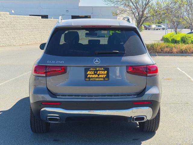 Used 2023 Mercedes-Benz GLB 250 w/ Premium Package image 4