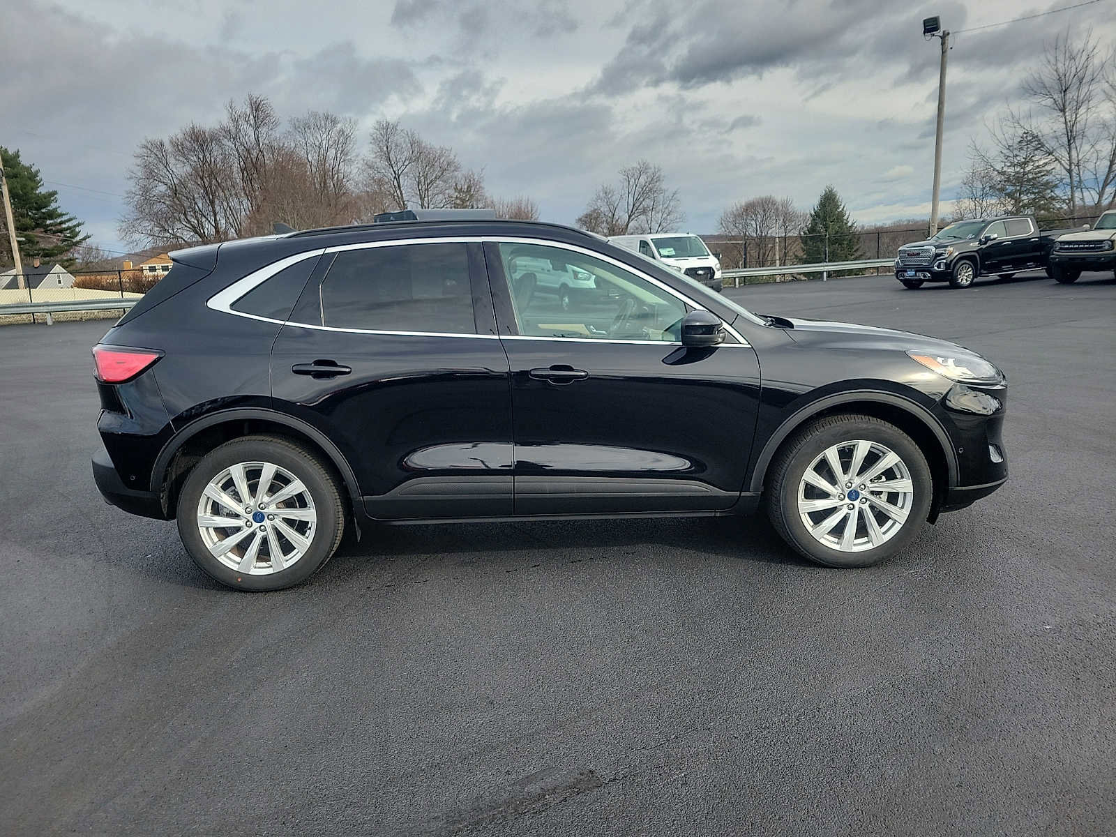 Certified 2022 Ford Escape Titanium w/ Titanium Elite Package image 7