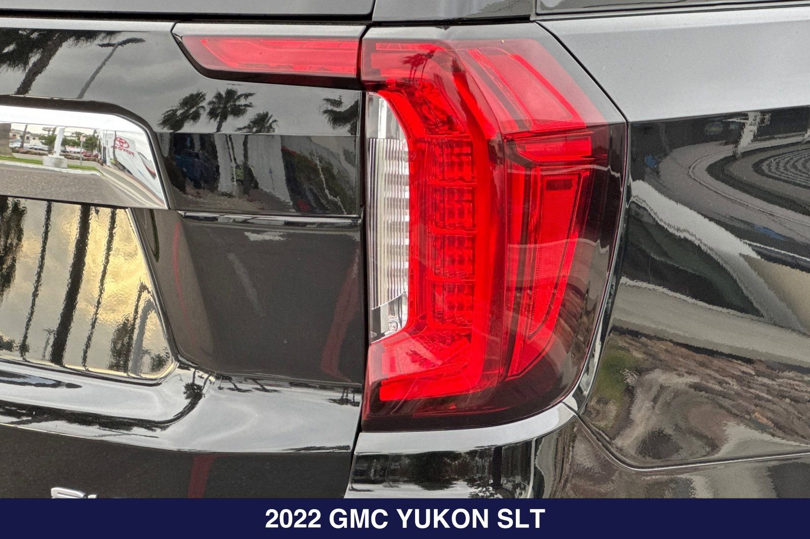 Used 2022 GMC Yukon SLT w/ SLT Luxury Package RWD image 30