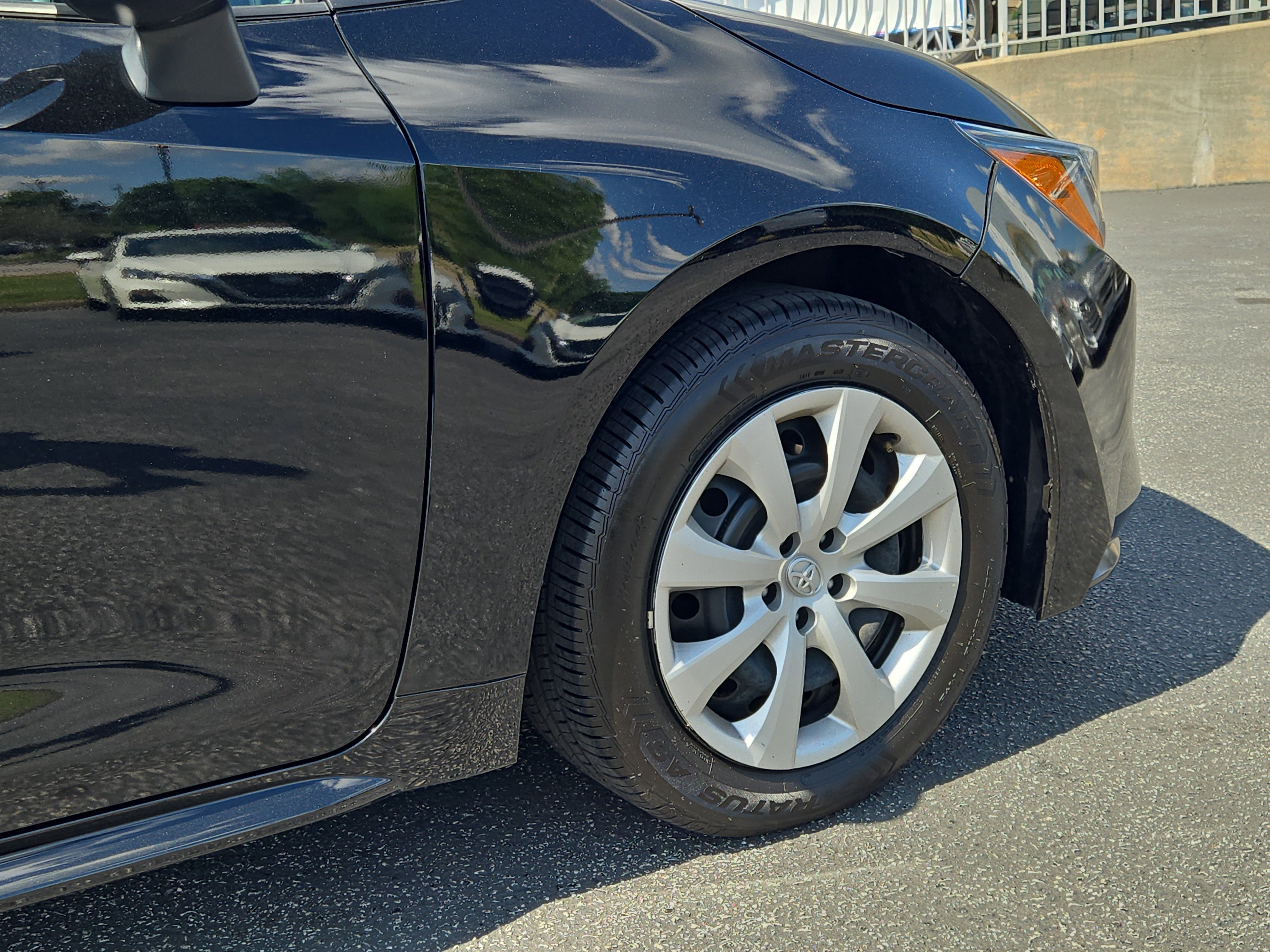 Used 2023 Toyota Corolla LE FWD image 12