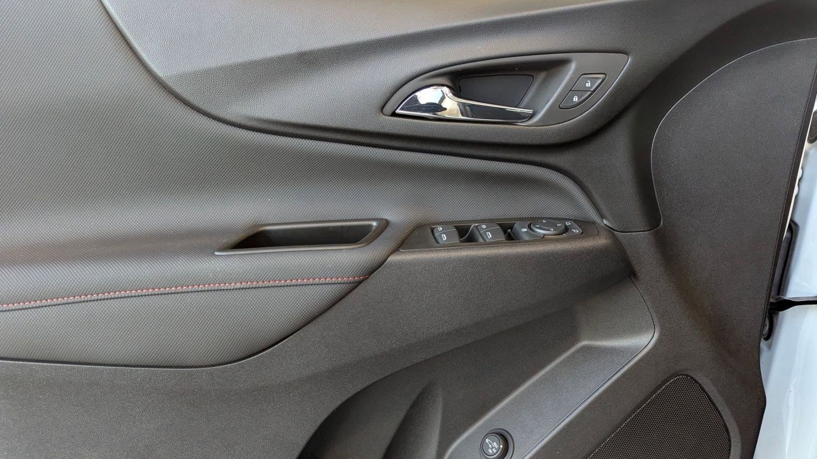 Used 2023 Chevrolet Equinox RS w/ RS Leather Package image 13