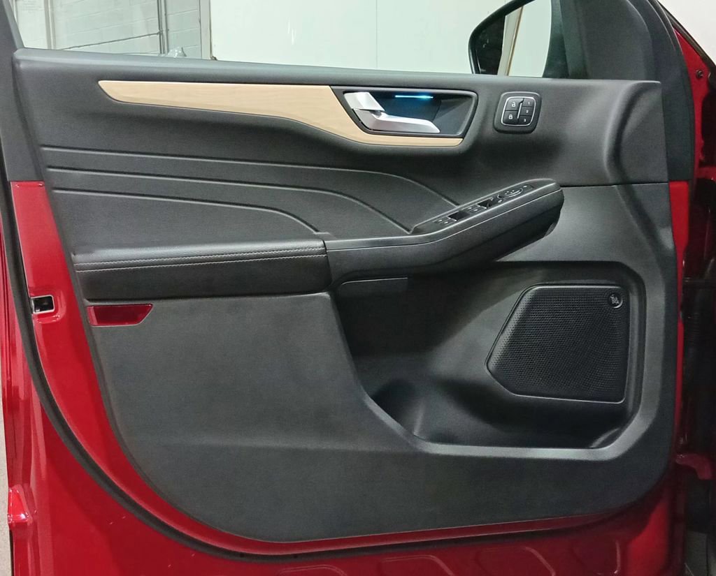 Certified 2021 Ford Escape Titanium w/ Titanium Elite Package image 28