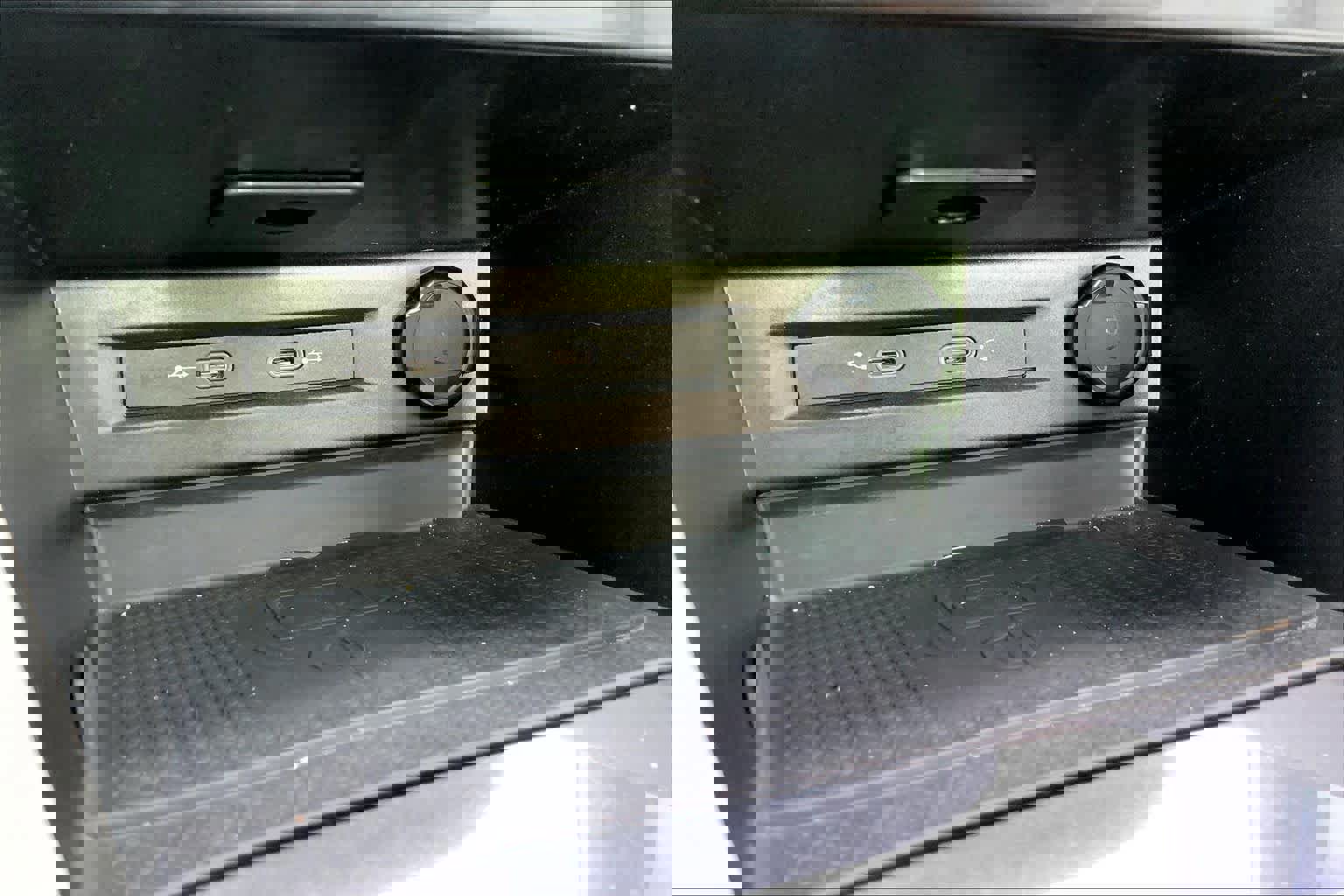 Used 2024 Volkswagen Tiguan SE R-Line image 33