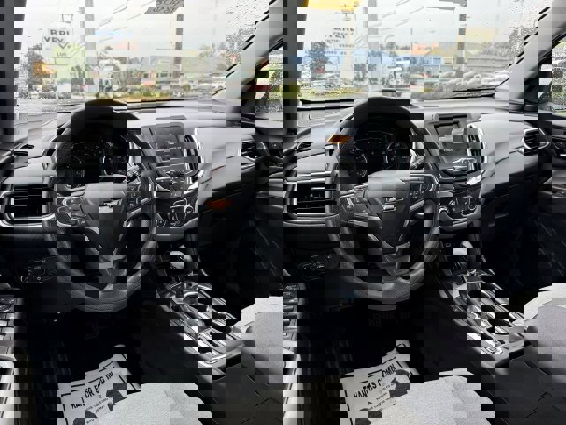 Used 2022 Chevrolet Equinox LT w/ LPO, Floor Liner Package image 18