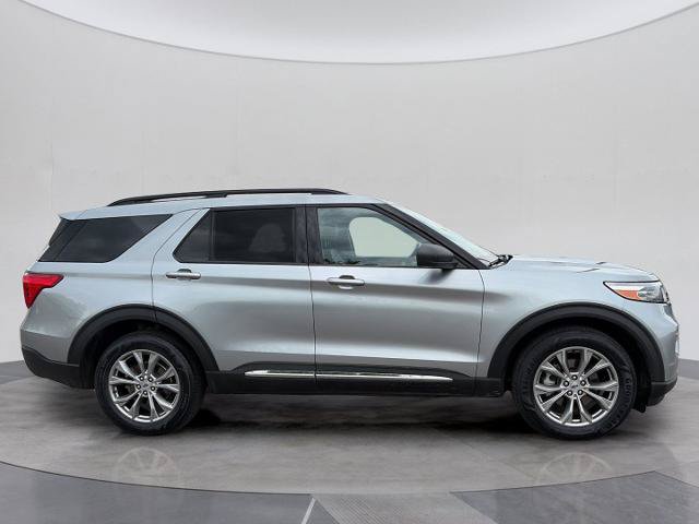 Certified 2023 Ford Explorer XLT w/ Equipment Group 202A AWD/4WD image 7