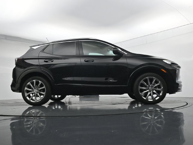 Used 2025 Buick Encore GX Avenir AWD/4WD image 37