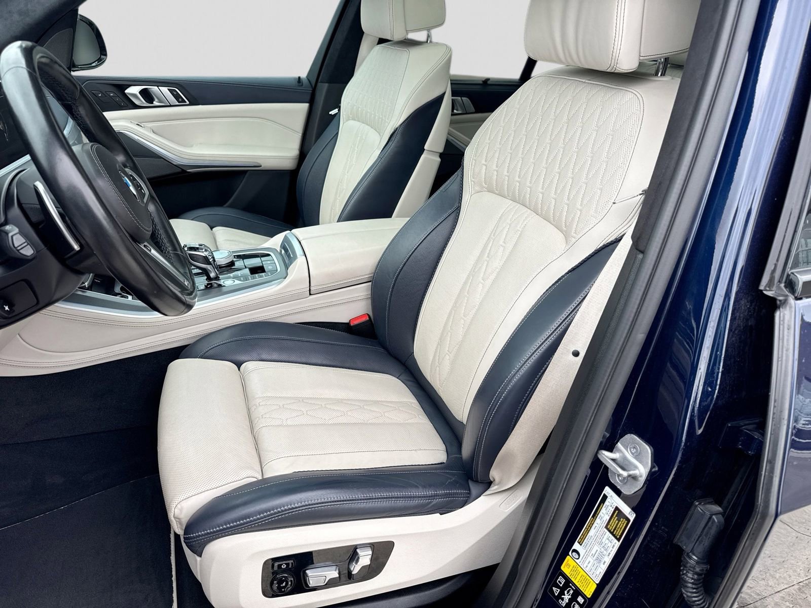 Used 2021 BMW X5 M50i AWD/4WD image 18