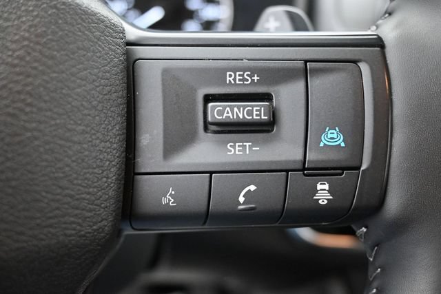 Used 2025 Nissan Rogue SV FWD image 15