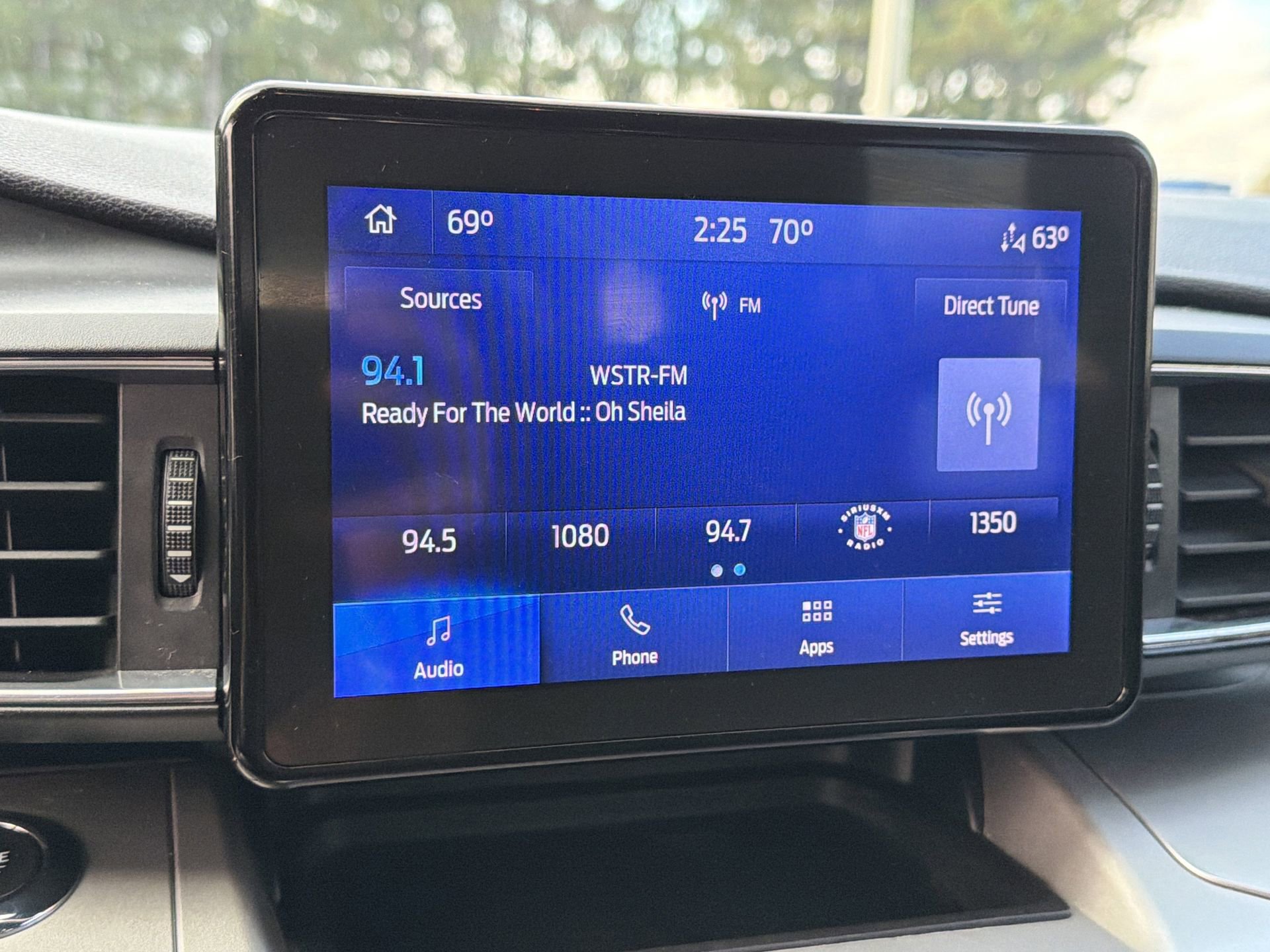 Certified 2022 Ford Explorer XLT w/ Equipment Group 202A image 7