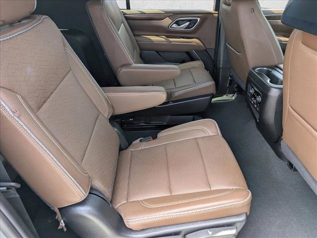 Used 2024 Chevrolet Suburban High Country image 24
