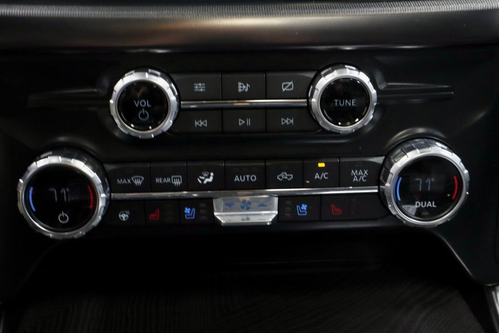 Certified 2021 Ford F150 Platinum w/ Equipment Group 701A High image 33