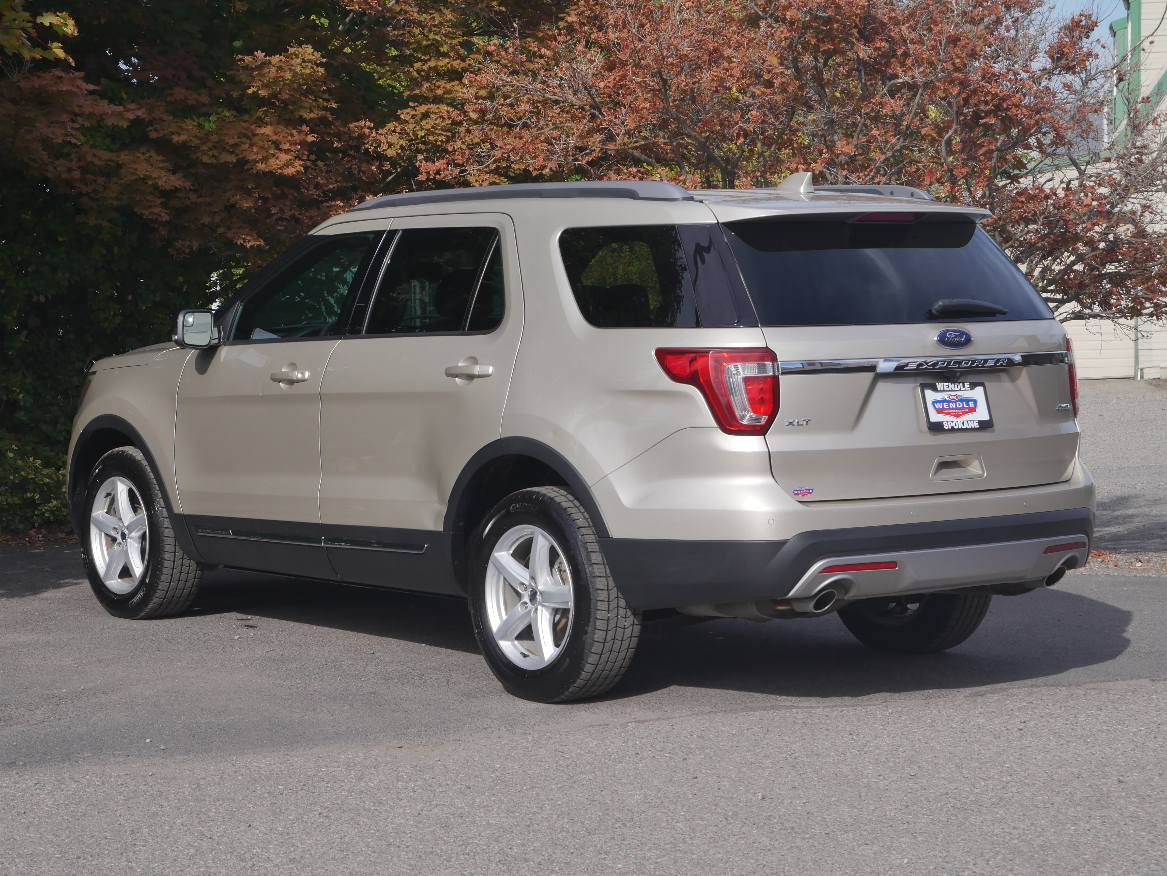 Certified 2017 Ford Explorer XLT AWD/4WD image 16