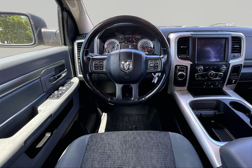 Used 2020 RAM 1500 Classic SLT w/ Luxury Group RWD image 5