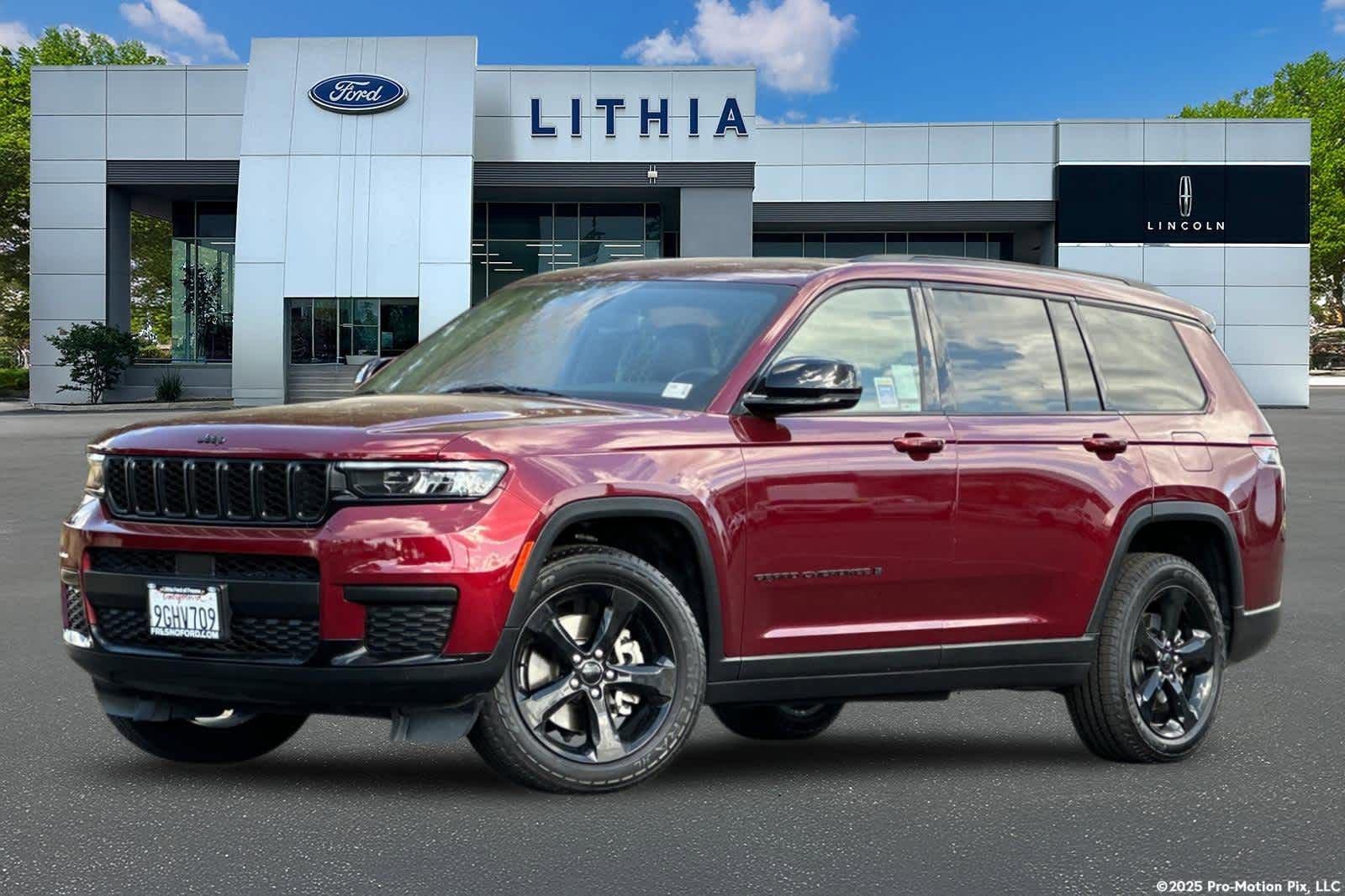 Used 2021 Jeep Grand Cherokee L Laredo RWD image 1