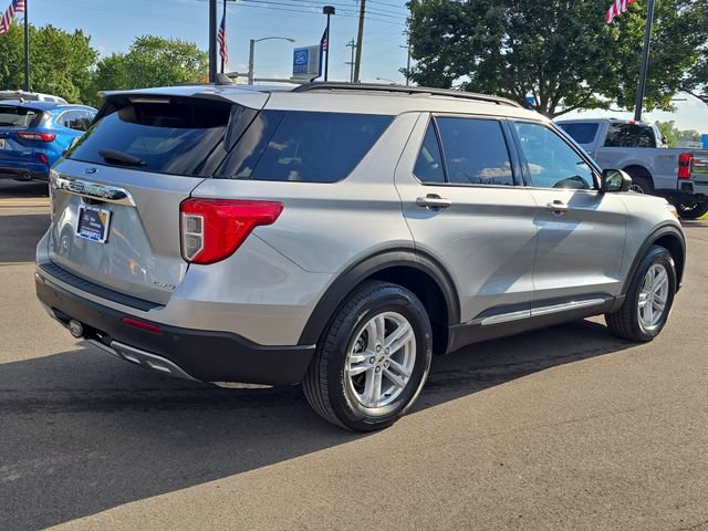 Certified 2024 Ford Explorer XLT w/ Equipment Group 202A AWD/4WD image 4