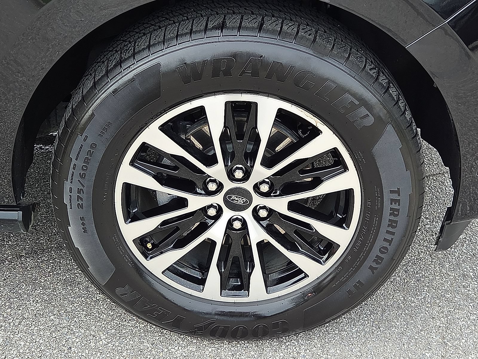 Certified 2025 Ford Expedition Platinum AWD/4WD image 7