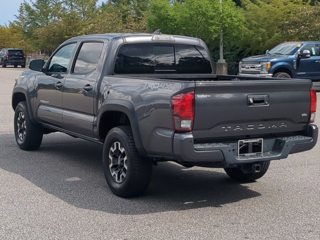 Used 2019 Toyota Tacoma TRD Off-Road w/ Technology Package AWD/4WD image 6