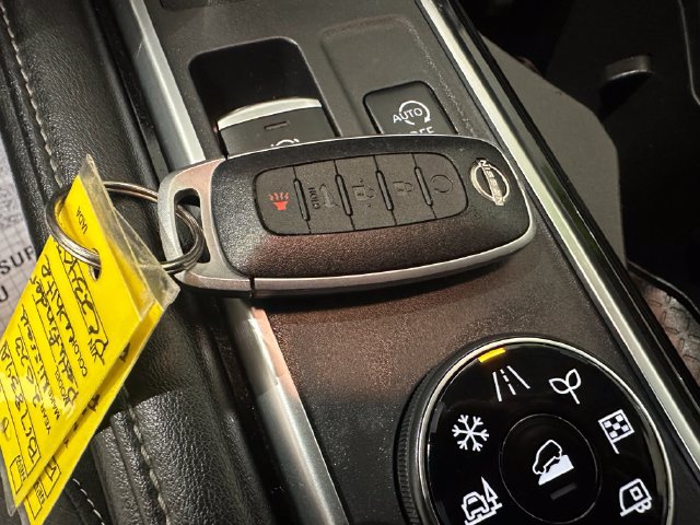 Used 2023 Nissan Pathfinder SL AWD/4WD image 16