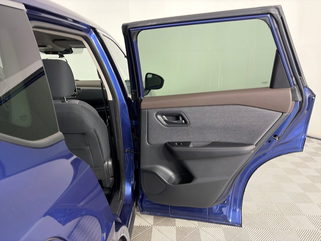 Used 2021 Nissan Rogue S AWD/4WD image 26