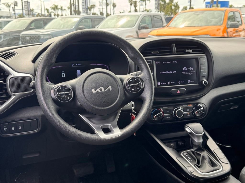 Used 2023 Kia Soul LX w/ Option Group 015 FWD image 29