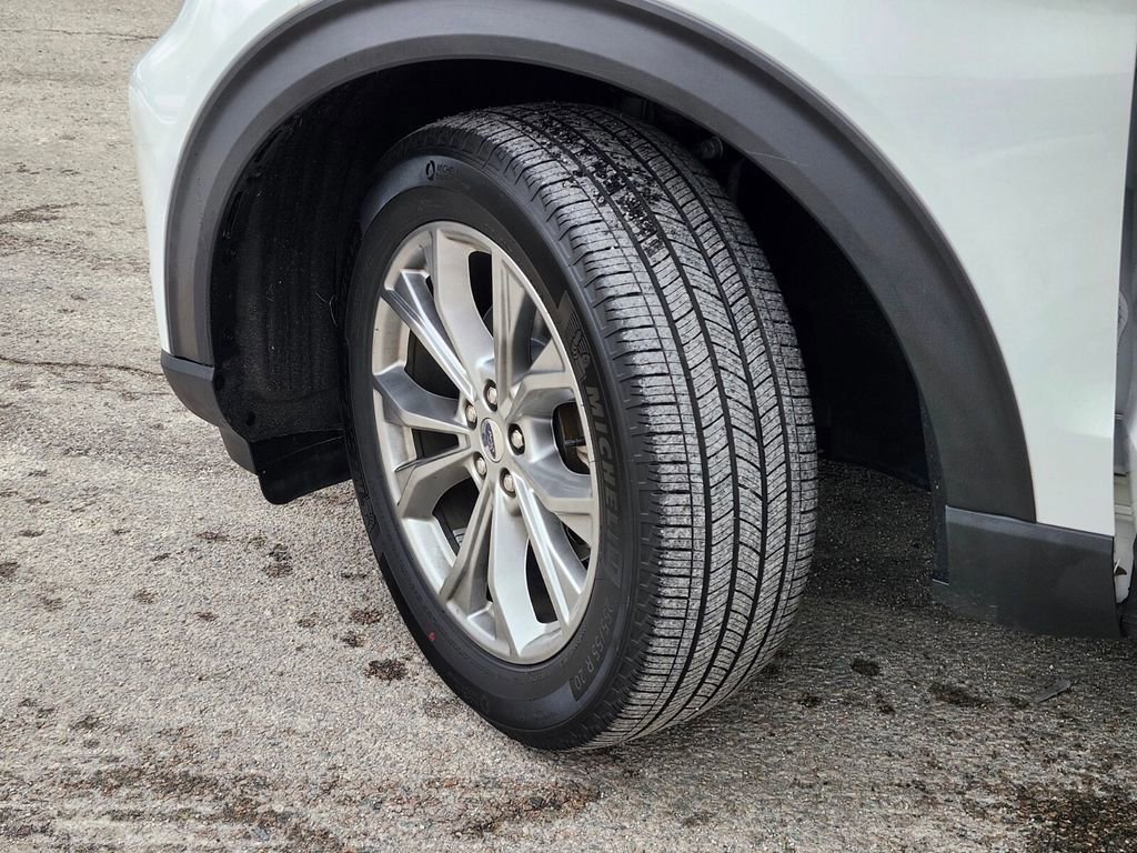 Certified 2022 Ford Explorer XLT w/ Equipment Group 202A image 32